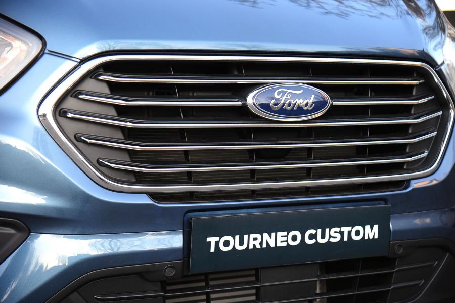 Детали экстерьера Ford Tourneo Custom Limited 2019 года  (ZA) (фото 14 из 40)